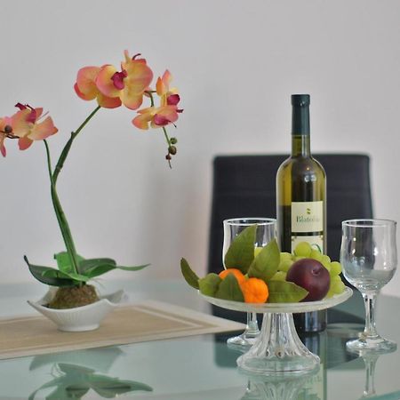 Guest House Holiday กอร์จูลา ภายนอก รูปภาพ